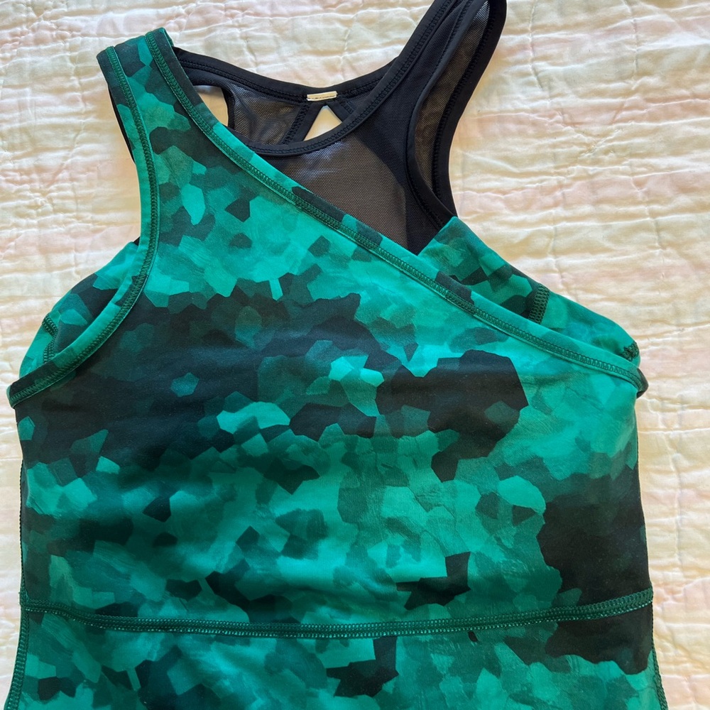 Lululemon Meshed Up Tank in Clouded Dreams Cosmic Teal Multi / Black - Picture 6 of 15